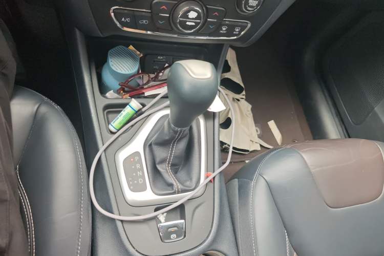 Used Jeep Cherokee 2016 2.4L Leading Smart Version Gear Lever