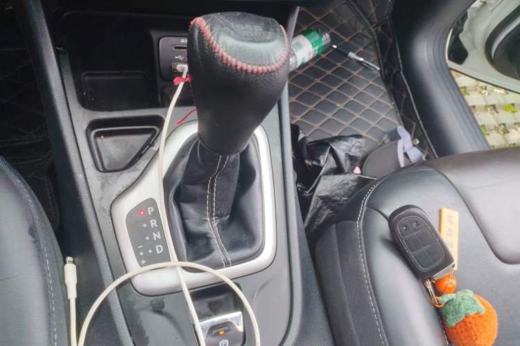 Used Jeep Cherokee 2016 2.4L Leading Edition Gear Lever