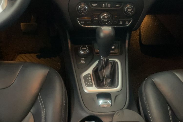 Used Jeep Cherokee 2016 2.4L Superior Edition Gear Lever