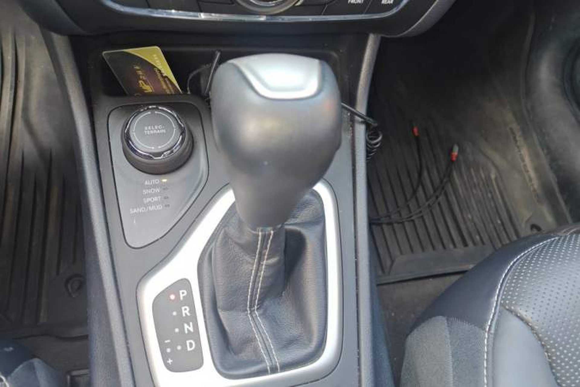 Used Jeep Cherokee 2016 2.4L All-in-One Edition Gear Lever