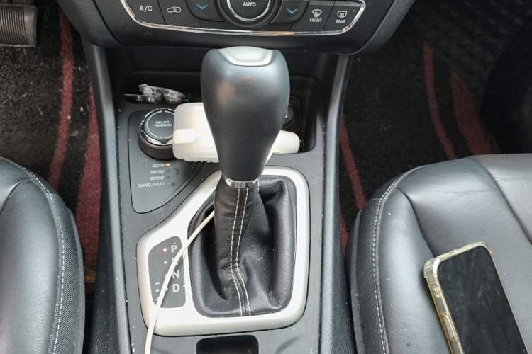 Used Jeep Cherokee 2016 2.4L Superior Edition Gear Lever