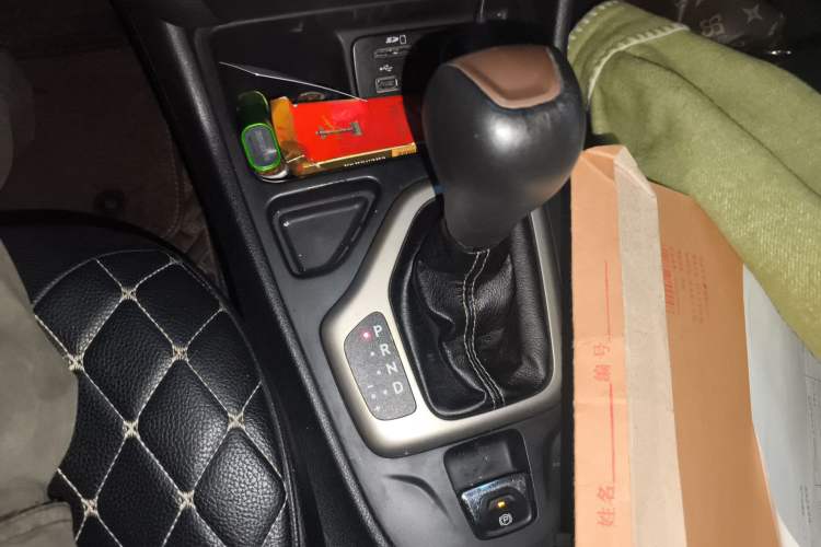 Used Jeep Cherokee 2016 2.0L Smart Version Gear Lever