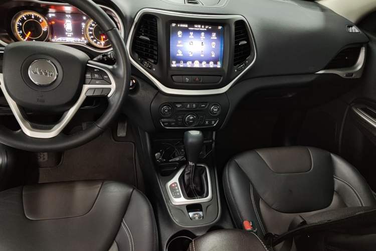 Used Jeep Cherokee 2016 2.4L Leading Smart Version Gear Lever