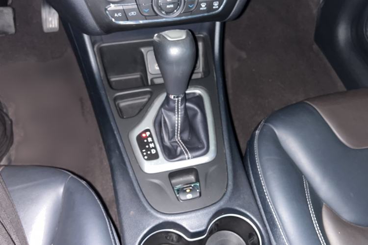 Used Jeep Cherokee 2016 2.4L Leading Edition Gear Lever