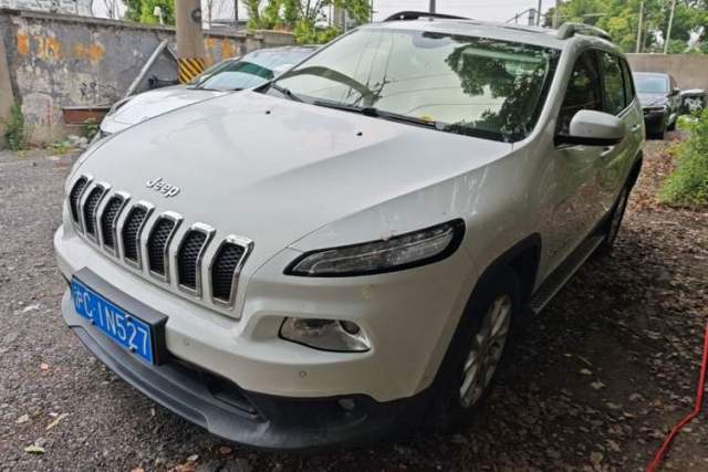 Used Jeep Cherokee 2016 2.0L Superior Edition