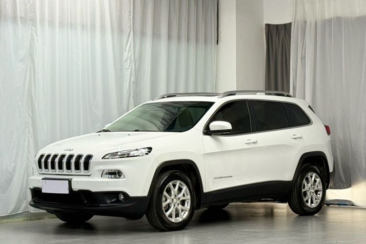 Used Jeep Cherokee 2016 2.0L Superior Edition Guazi used car, China used car export, Used car for sale, Used  cars, Cheapest cars for sale