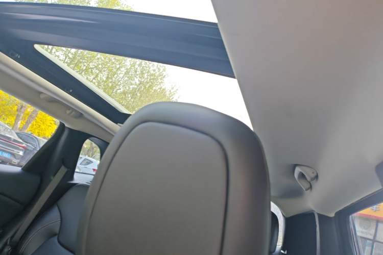 Used Jeep Cherokee 2016 2.4L Leading Smart Version Headliner