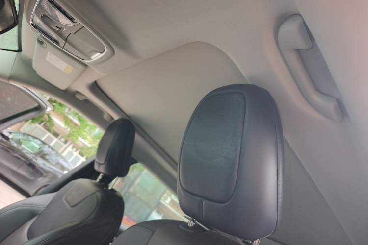 Used Jeep Cherokee 2016 2.4L Leading Edition Headliner