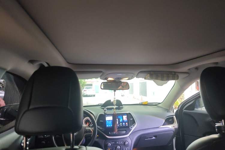 Used Jeep Cherokee 2016 2.0L Superior Edition Headliner