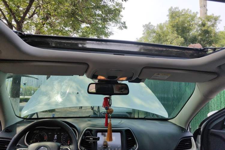 Used Jeep Cherokee 2016 2.0L Superior Edition Headliner