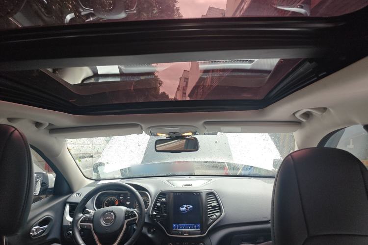 Used Jeep Cherokee 2016 2.4L Professional Smart Version Headliner