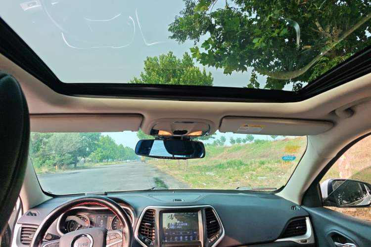 Used Jeep Cherokee 2016 2.4L Professional Edition Headliner