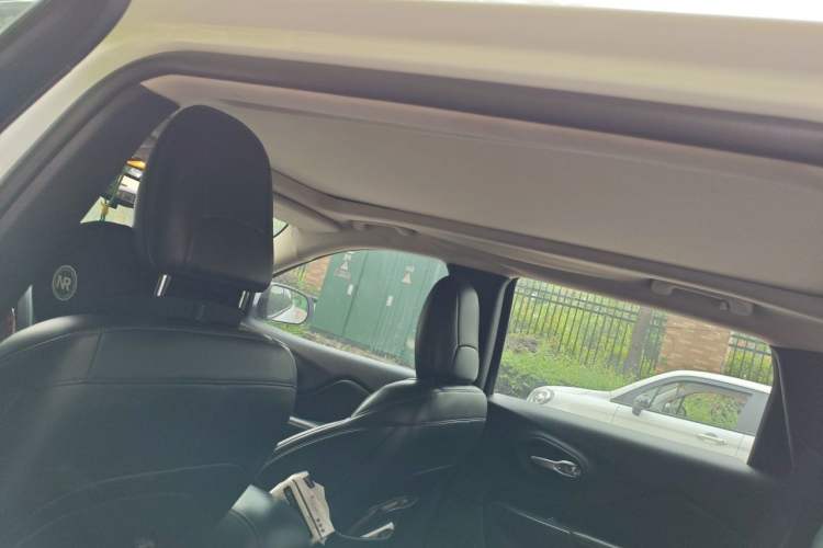 Used Jeep Cherokee 2016 2.4L Professional Smart Version Headliner