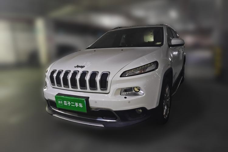 Used Jeep Cherokee 2016 2.4L Superior Edition Guazi used car, China used car export, Used car for sale, Used cars, Cheapest cars for sale