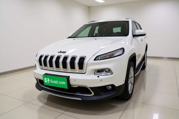 Ojetý Jeep Cherokee 2016 2.4L Superior Edition Guazi used car, China used car export, Used car for sale, Used  cars, Cheapest cars for sale