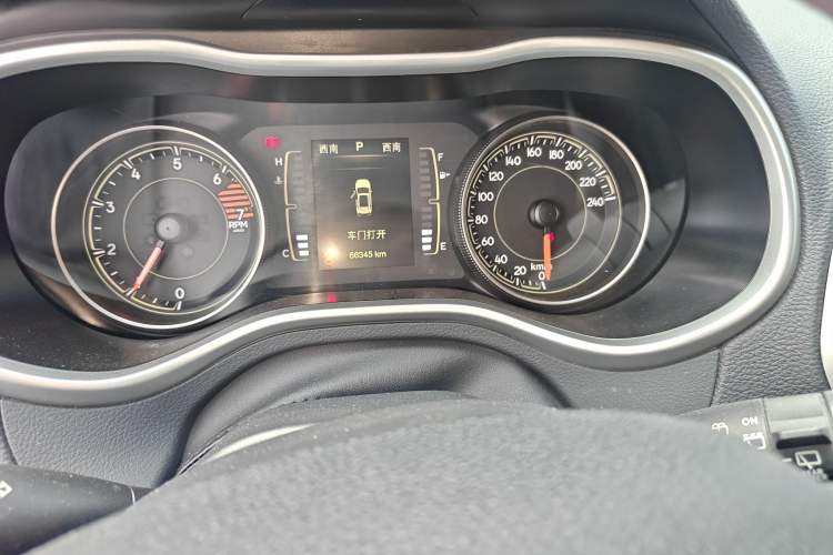 Used Jeep Cherokee 2016 2.4L Leading Edition Instrument Cluster