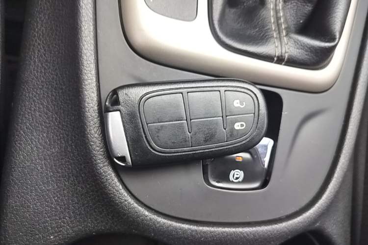 Used Jeep Cherokee 2016 2.4L Professional Smart Version Interior 1