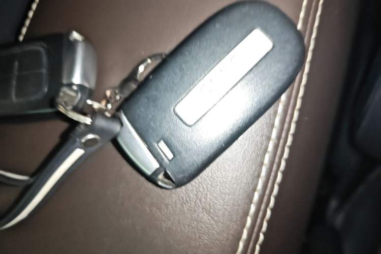 Used Jeep Cherokee 2016 2.4L Professional Edition Interior 1