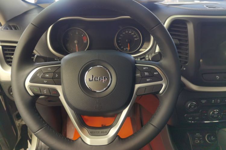 Used Jeep Cherokee 2016 2.4L Leading Smart Version Interior 4