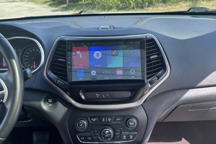 Used Jeep Cherokee 2016 2.4L Leading Edition Interior 7