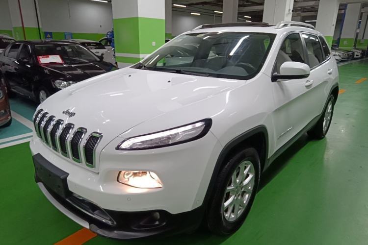 Used Jeep Cherokee 2016 2.4L Professional Edition Guazi used car, China used car export, Used car for sale, Used  cars, Cheapest cars for sale