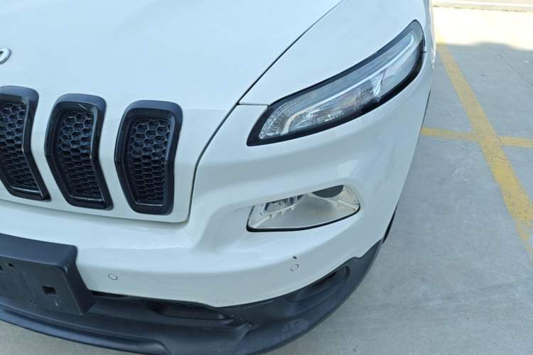Used Jeep Cherokee 2016 2.4L Leading Edition Left Front Headlight