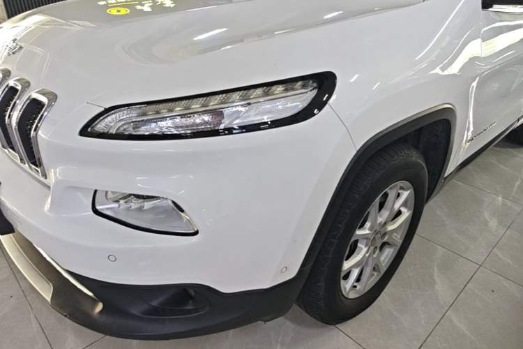 Used Jeep Cherokee 2016 2.4L Professional Smart Version Left Front Headlight