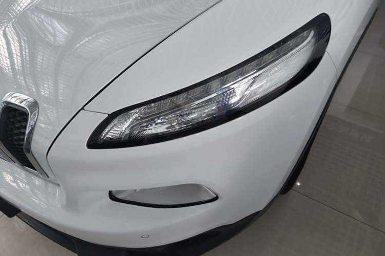 Used Jeep Cherokee 2016 2.0L Superior Edition Left Front Headlight