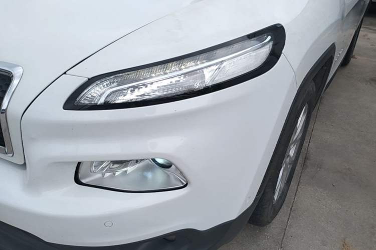 Used Jeep Cherokee 2016 2.0L Superior Edition Left Front Headlight