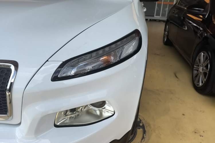 Used Jeep Cherokee 2016 2.0L Leading Edition Left Front Headlight
