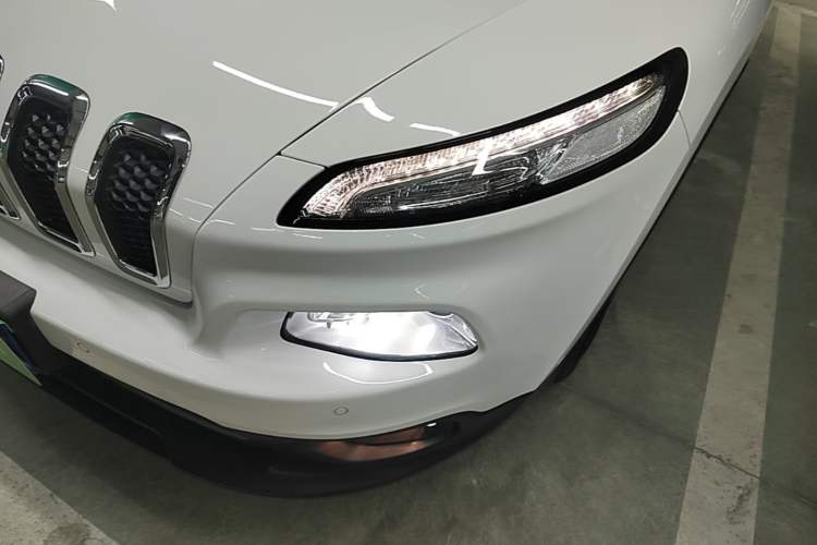 Used Jeep Cherokee 2016 2.0L Superior Edition Left Front Headlight