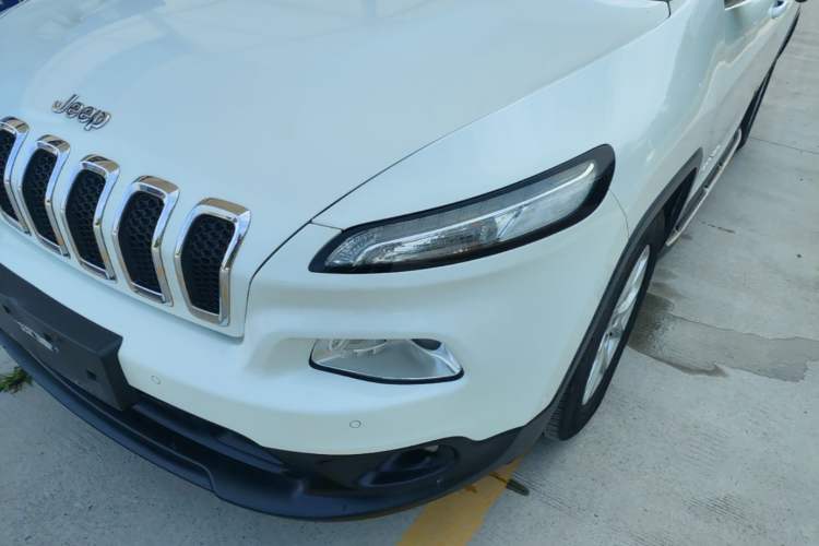 Used Jeep Cherokee 2016 2.4L Leading Edition Left Front Headlight