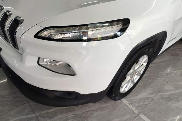 Used Jeep Cherokee 2016 2.0L Superior Edition Left Front Headlight