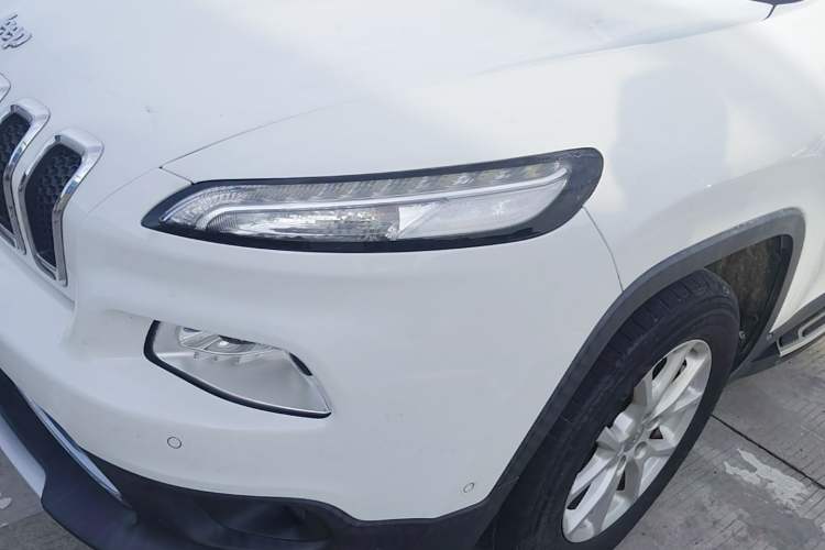 Used Jeep Cherokee 2016 2.4L Professional Edition Left Front Headlight