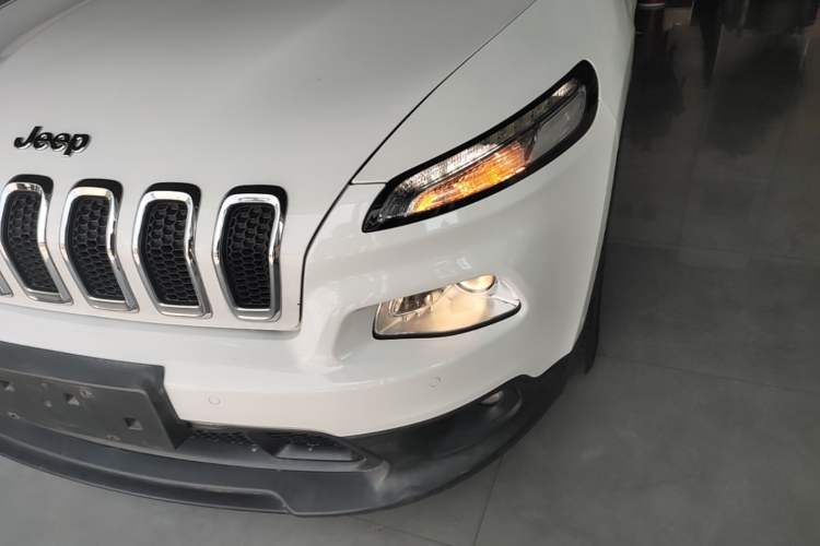 Used Jeep Cherokee 2016 2.4L Leading Edition Left Front Headlight