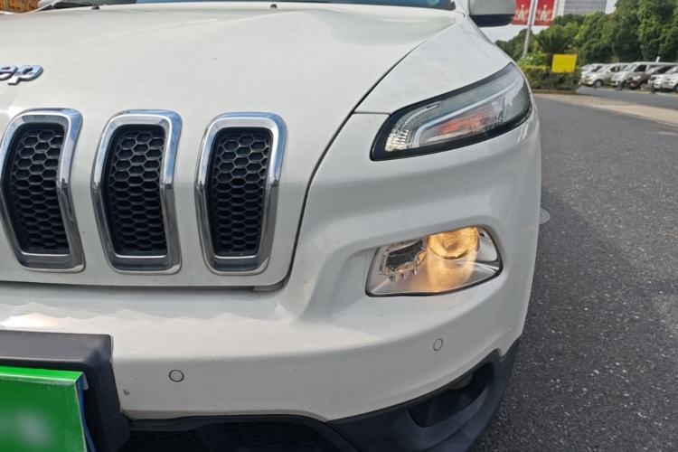 Used Jeep Cherokee 2016 2.0L Superior Edition Left Front Headlight