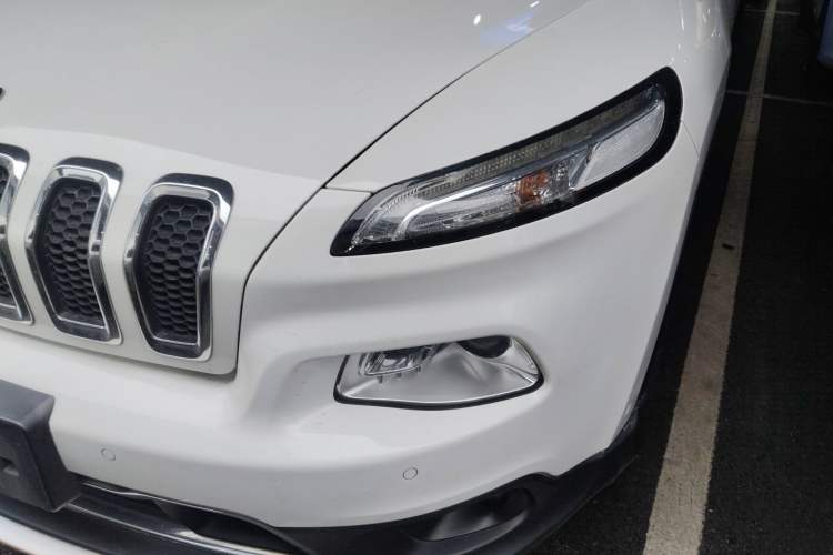 Used Jeep Cherokee 2016 2.4L Professional Edition Left Front Headlight