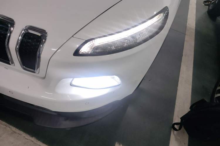 Used Jeep Cherokee 2016 2.4L Leading Edition Left Front Headlight