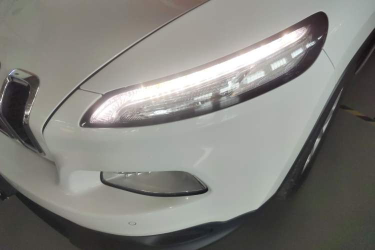 Used Jeep Cherokee 2016 2.4L Leading Smart Version Left Front Headlight