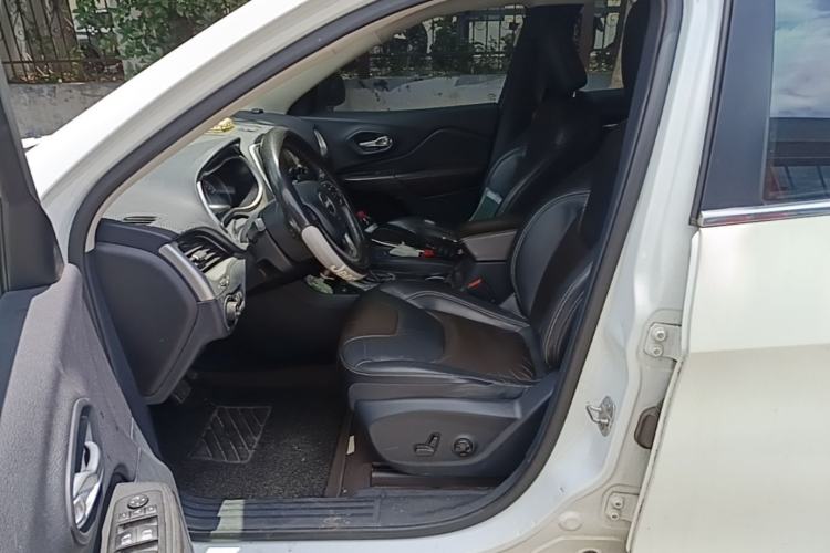 Used Jeep Cherokee 2016 2.4L Leading Edition Left Front Seat