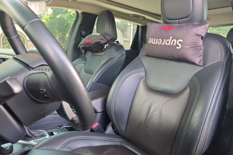 Used Jeep Cherokee 2016 2.4L Superior Edition Left Front Seat