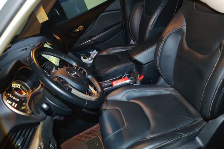 Used Jeep Cherokee 2016 2.4L Leading Edition Left Front Seat