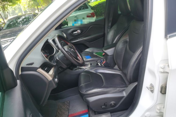 Used Jeep Cherokee 2016 2.4L Leading Edition Left Front Seat