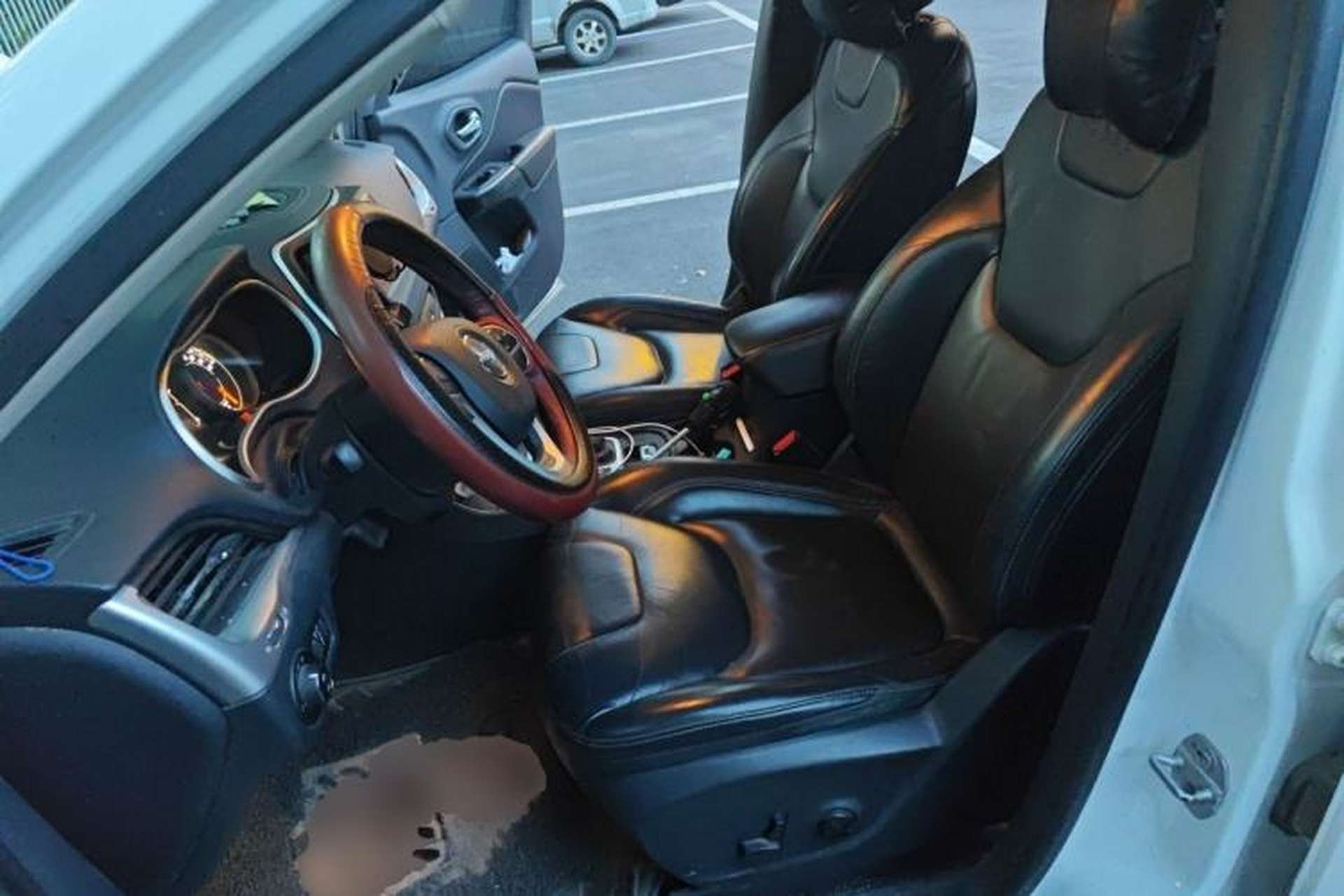 Used Jeep Cherokee 2016 2.4L Leading Edition Left Front Seat