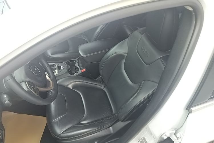 Used Jeep Cherokee 2016 2.4L Professional Smart Version Left Front Seat
