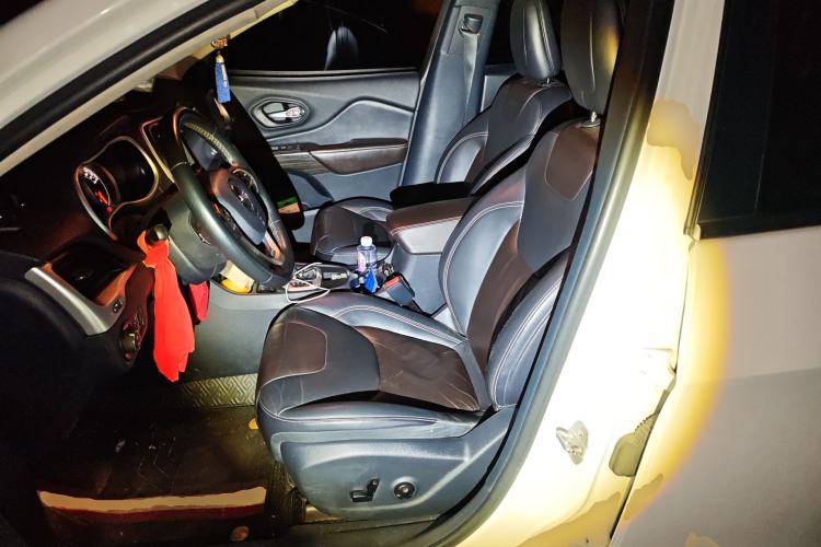 Used Jeep Cherokee 2016 2.4L Leading Edition Left Front Seat