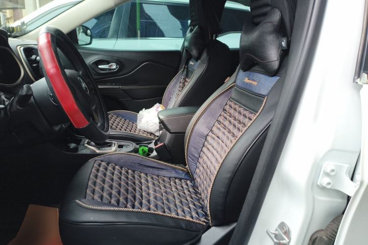 Used Jeep Cherokee 2016 2.4L Professional Edition Left Front Seat