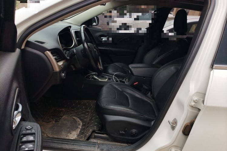 Used Jeep Cherokee 2016 2.0L Superior Edition Left Front Seat