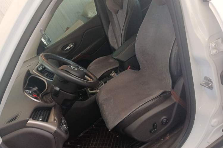 Used Jeep Cherokee 2016 2.0L Superior Edition Left Front Seat