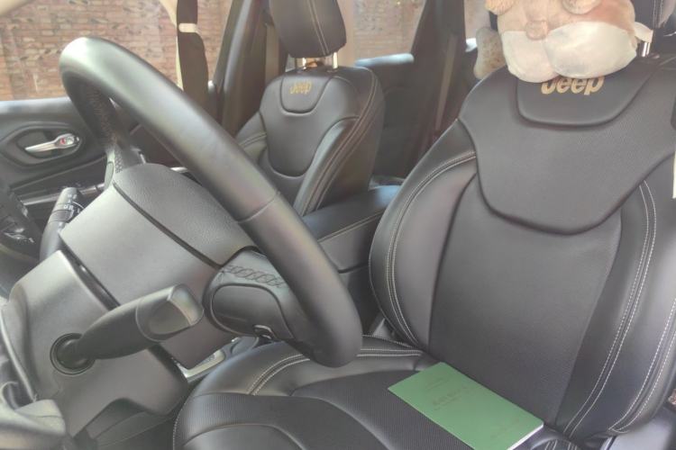 Used Jeep Cherokee 2016 2.0L Leading Edition Left Front Seat